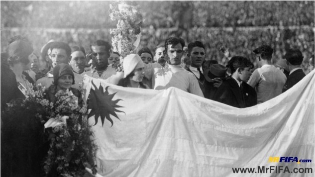 جشن قهرمانی اروگوئه در جام جهانی 1930