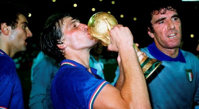 تصویر بوسه مارکوتاردلی جام جهانی 1982